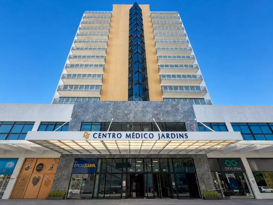 Fachada do Centro Médico Jardins, onde atende a Dra. Andreyna Emidio em Aracaju/SE